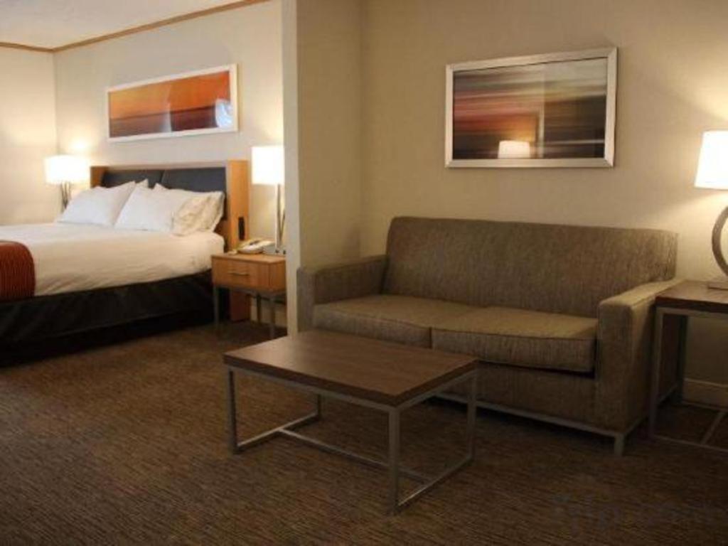 Holiday Inn Express Munising-Lakeview Hotel By Ihg Buitenkant foto