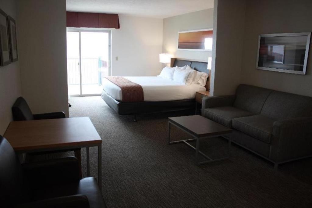 Holiday Inn Express Munising-Lakeview Hotel By Ihg Buitenkant foto