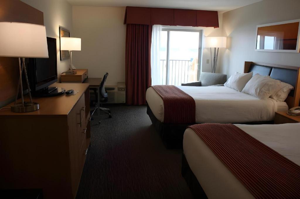 Holiday Inn Express Munising-Lakeview Hotel By Ihg Buitenkant foto