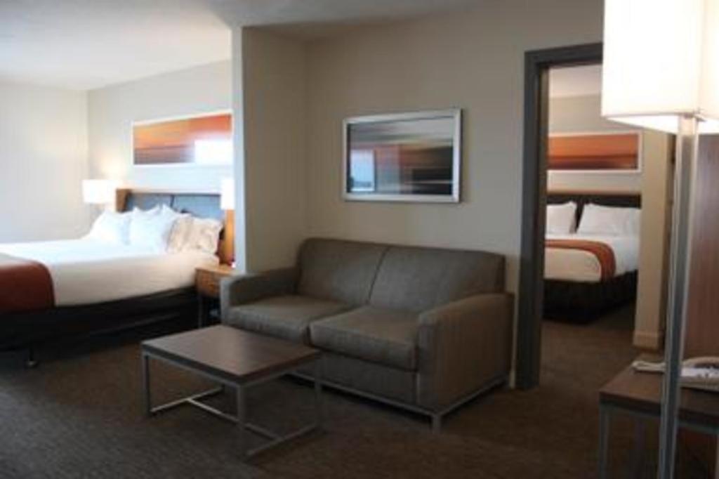 Holiday Inn Express Munising-Lakeview Hotel By Ihg Buitenkant foto