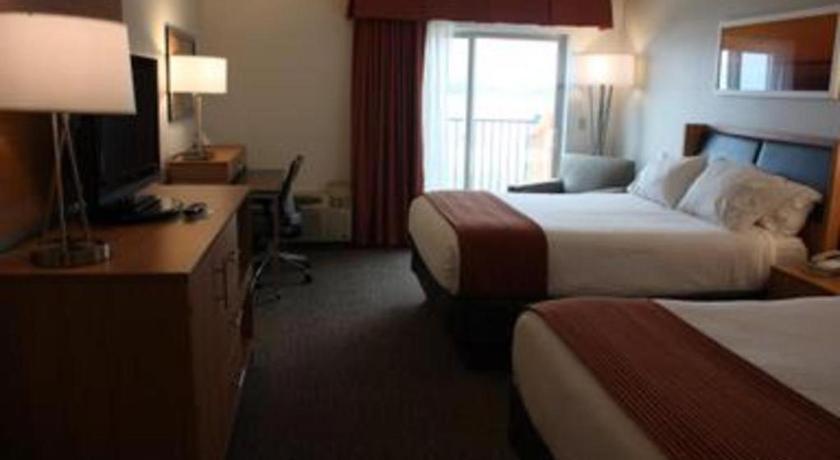 Holiday Inn Express Munising-Lakeview Hotel By Ihg Buitenkant foto