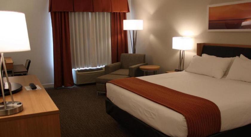 Holiday Inn Express Munising-Lakeview Hotel By Ihg Buitenkant foto