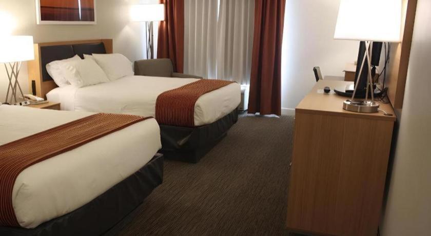 Holiday Inn Express Munising-Lakeview Hotel By Ihg Buitenkant foto