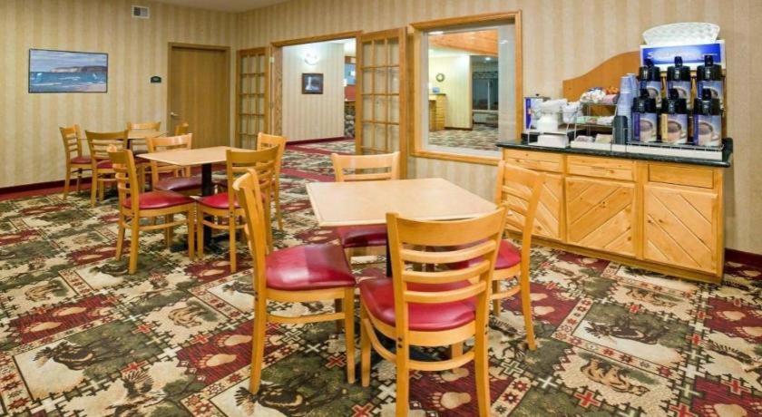 Holiday Inn Express Munising-Lakeview Hotel By Ihg Buitenkant foto