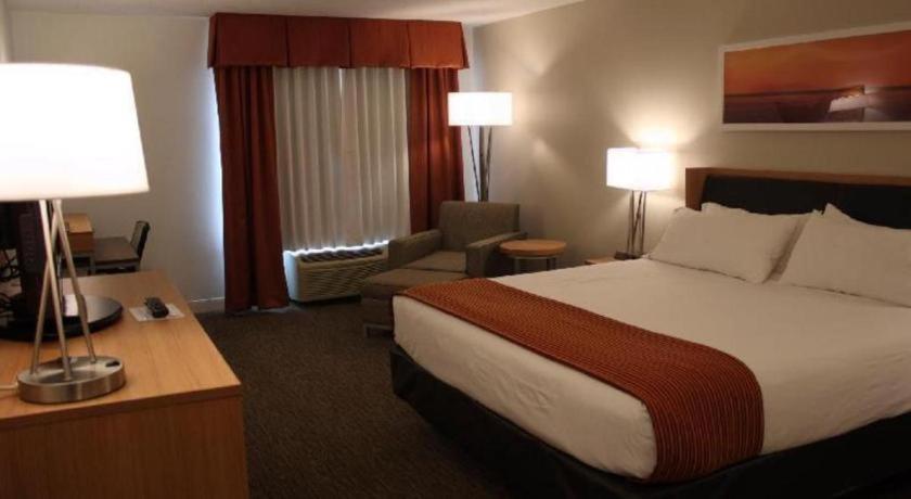 Holiday Inn Express Munising-Lakeview Hotel By Ihg Buitenkant foto