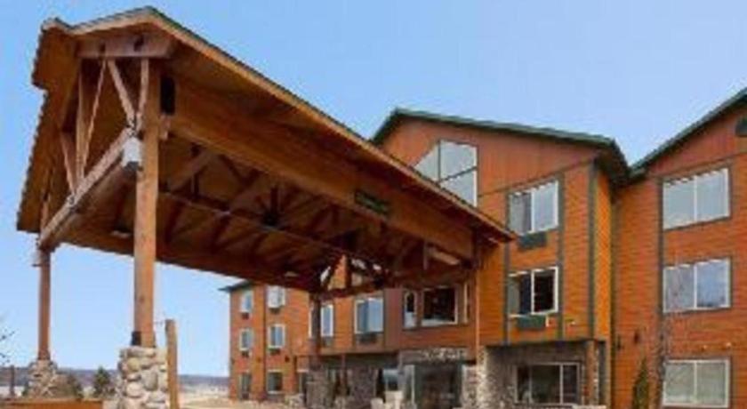 Holiday Inn Express Munising-Lakeview Hotel By Ihg Buitenkant foto