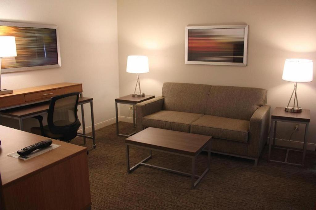 Holiday Inn Express Munising-Lakeview Hotel By Ihg Buitenkant foto